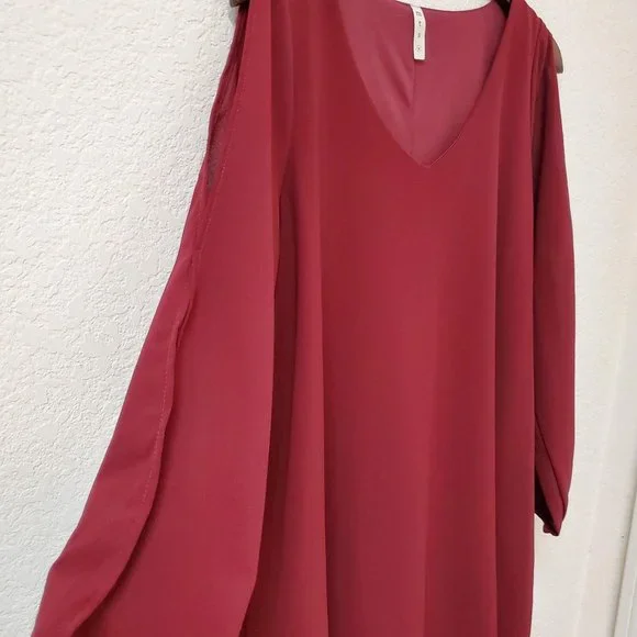 MTS COLD SHOULDER DRESS SIZE M - Picture 4 of 8
